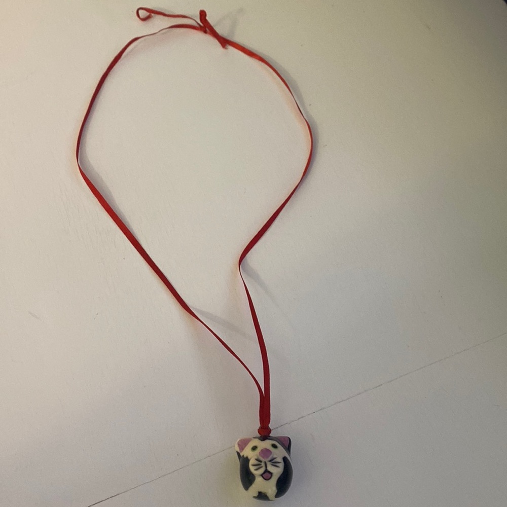 Black and white cat necklace